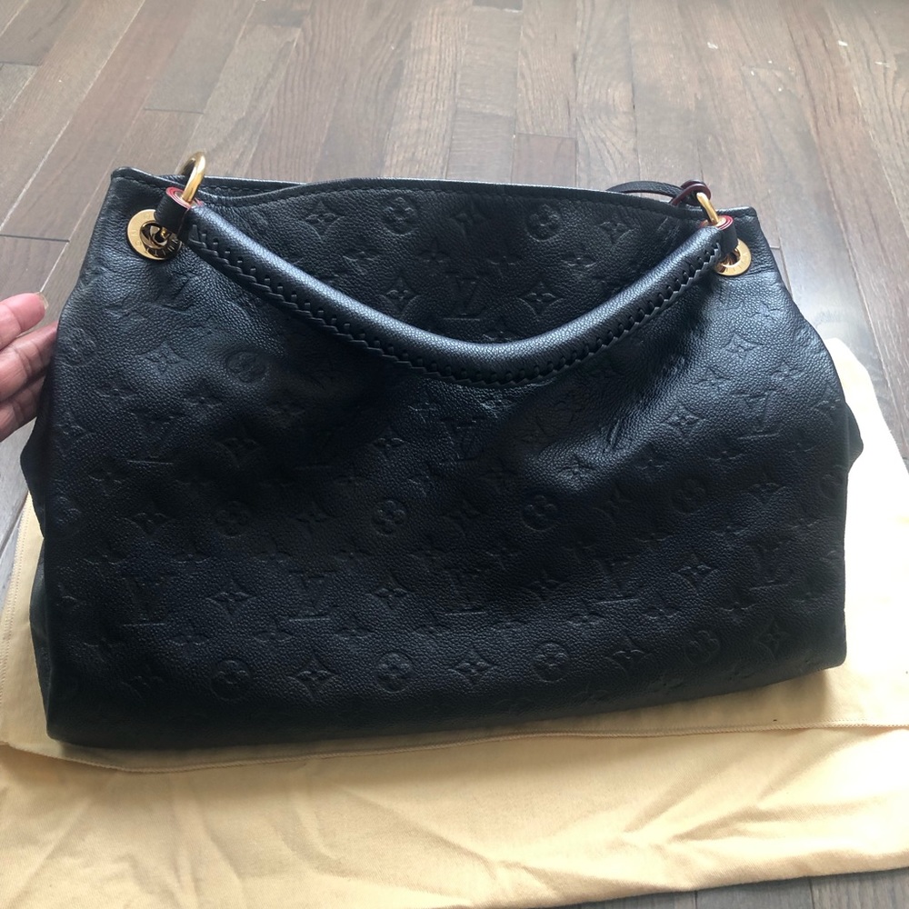 SOLD 100% Authentic Louis Vuitton Artsy Handbag - Limited Edition -Navy Blue